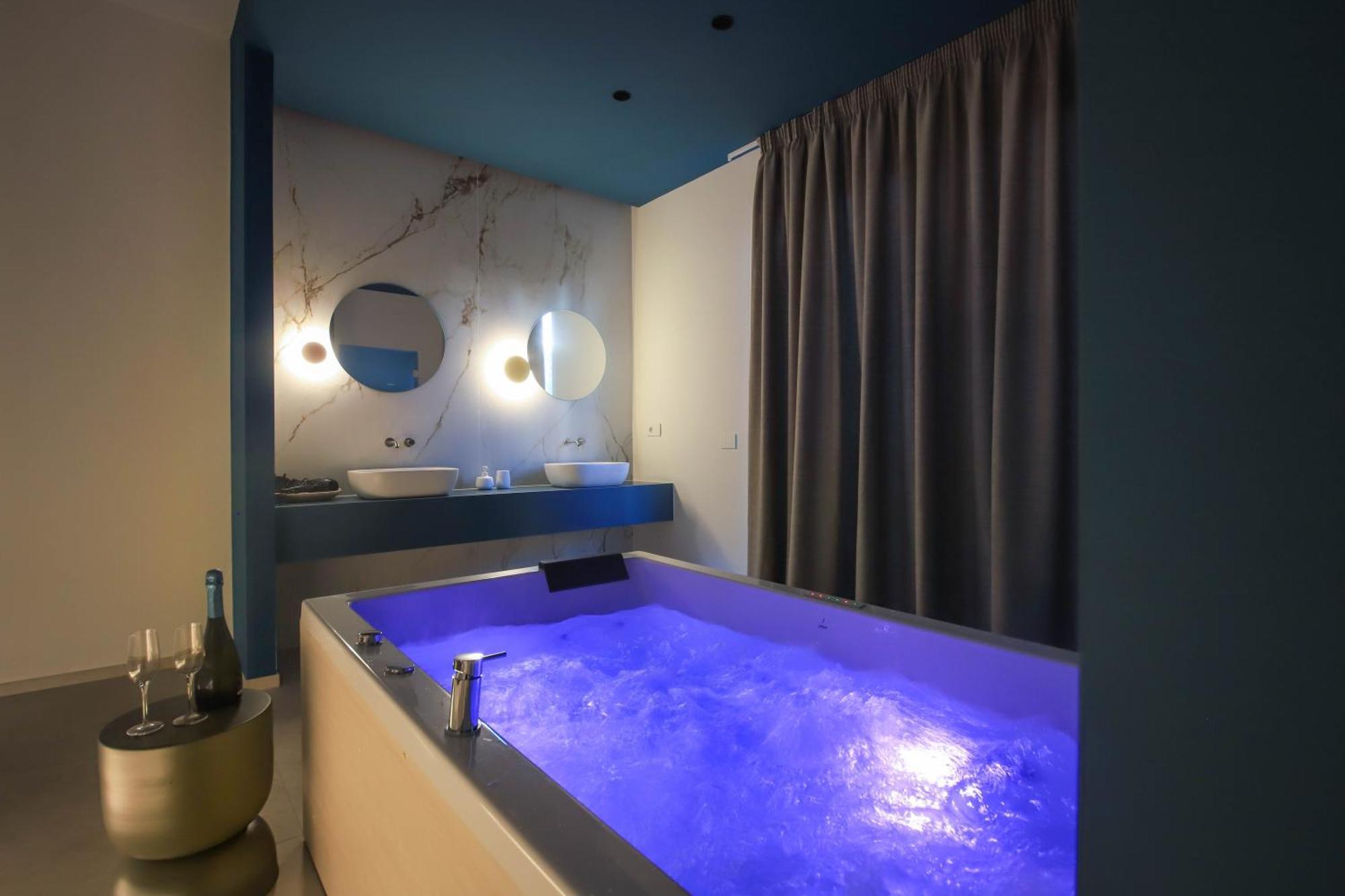Апартаменти Ca VI Loft Монополі Екстер'єр фото