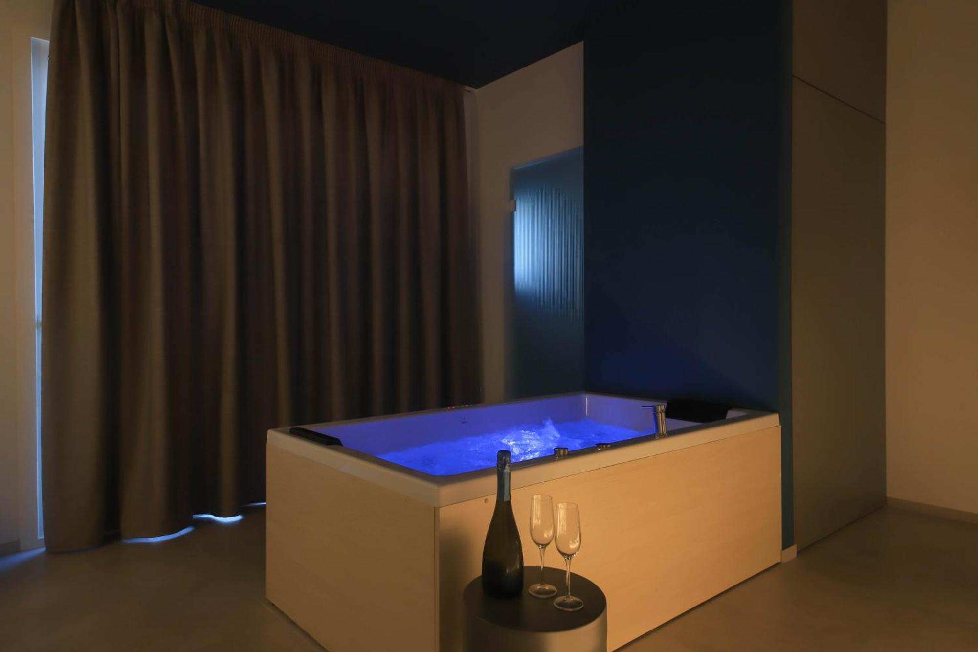 Апартаменти Ca VI Loft Монополі Екстер'єр фото